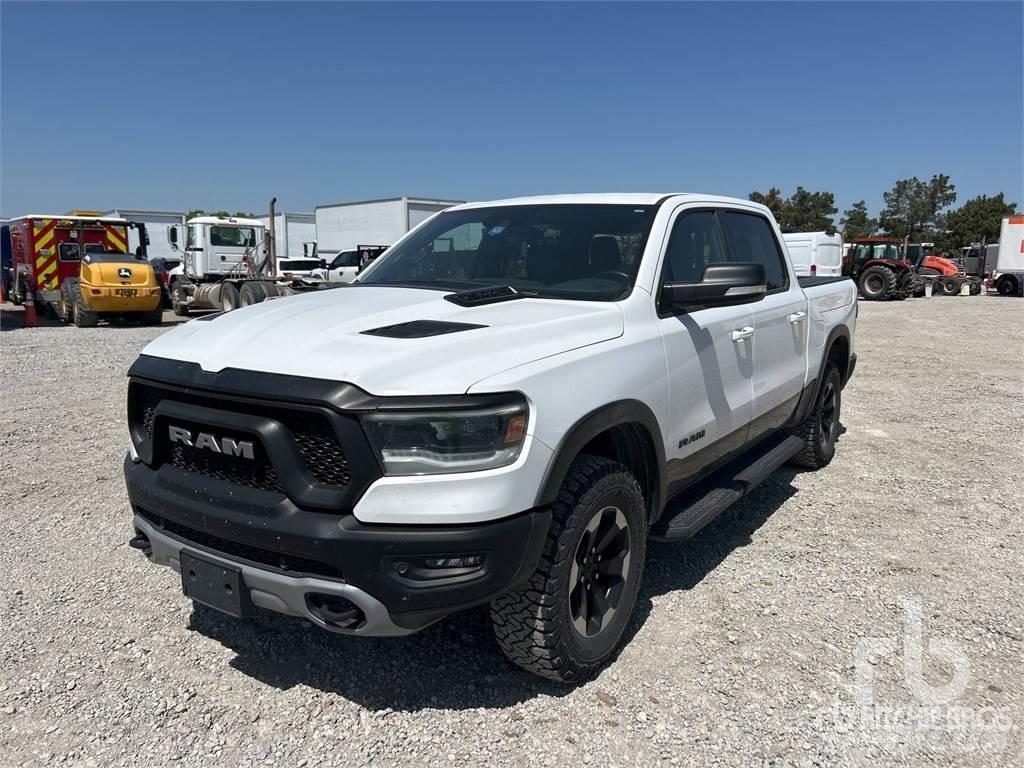 RAM 1500 Kis teherszállító/Platós kocsi