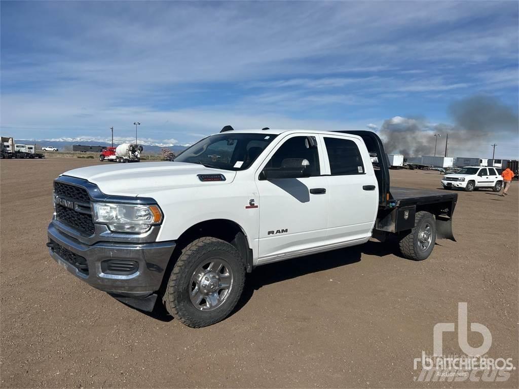 RAM 1500 Platós / Ponyvás teherautók