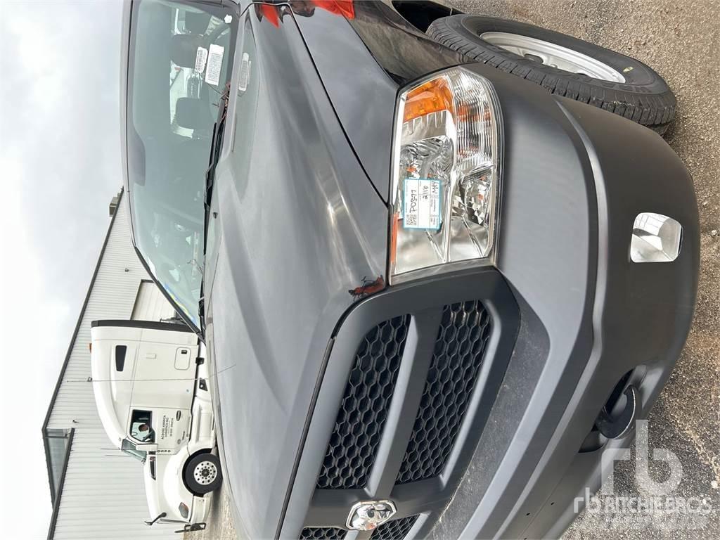RAM 1500 Kis teherszállító/Platós kocsi