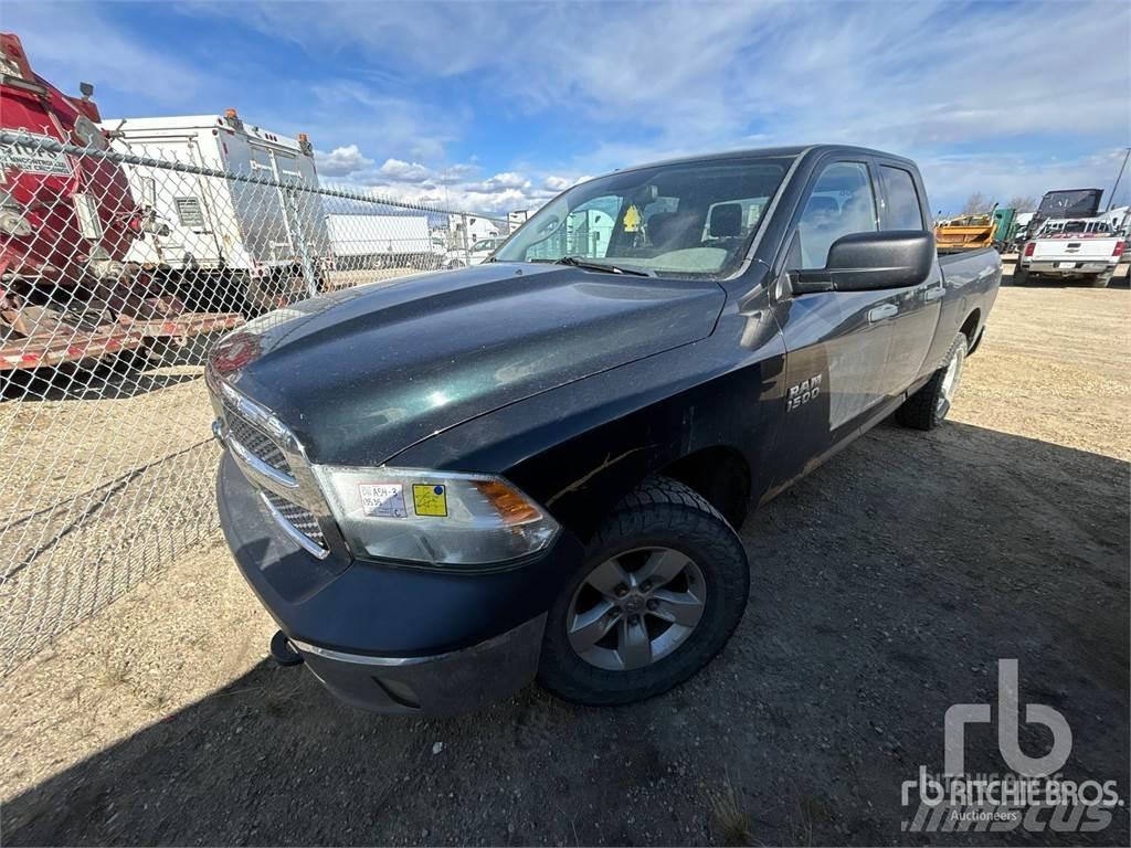 RAM 1500 Kis teherszállító/Platós kocsi