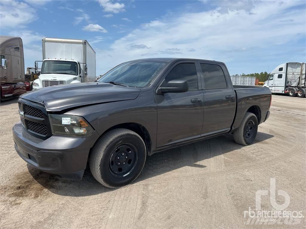 RAM 1500 Kis teherszállító/Platós kocsi