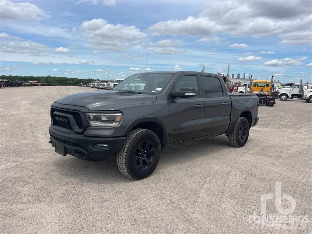 RAM 1500 Kis teherszállító/Platós kocsi
