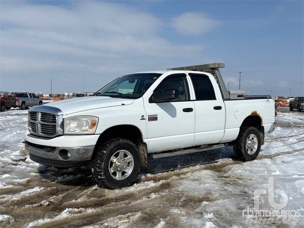 RAM 2500 Kis teherszállító/Platós kocsi