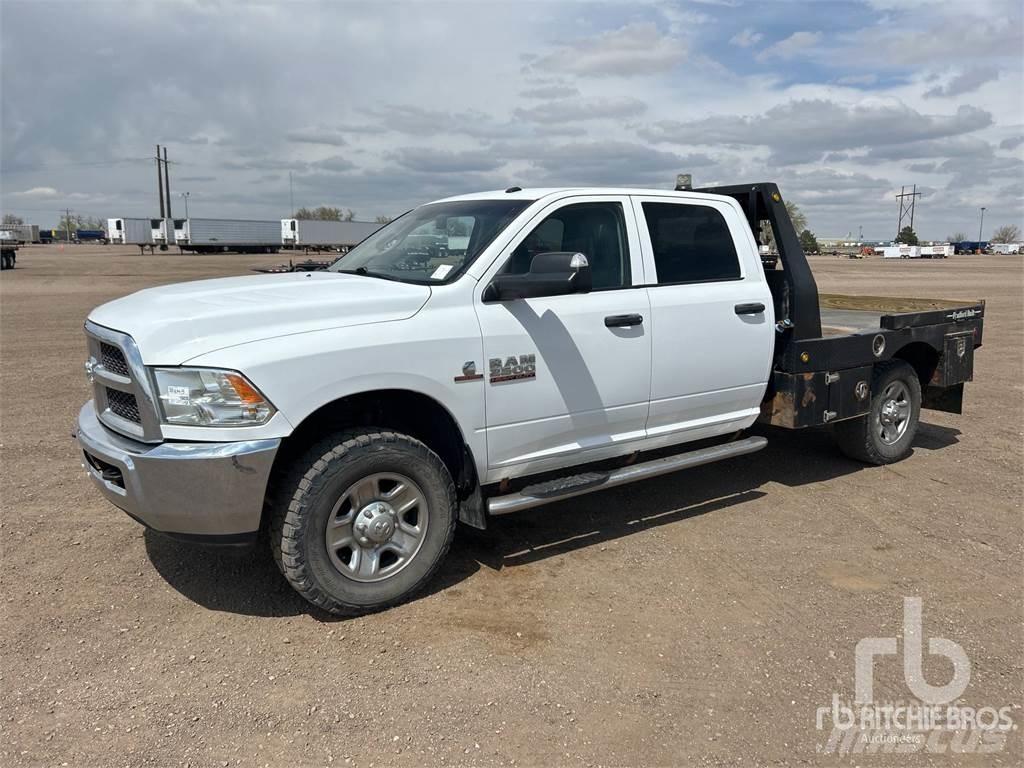 RAM 2500 Platós / Ponyvás teherautók