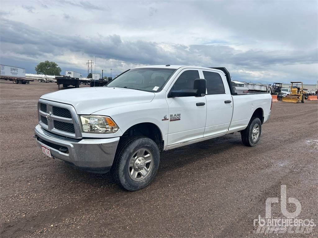 RAM 2500 Kis teherszállító/Platós kocsi