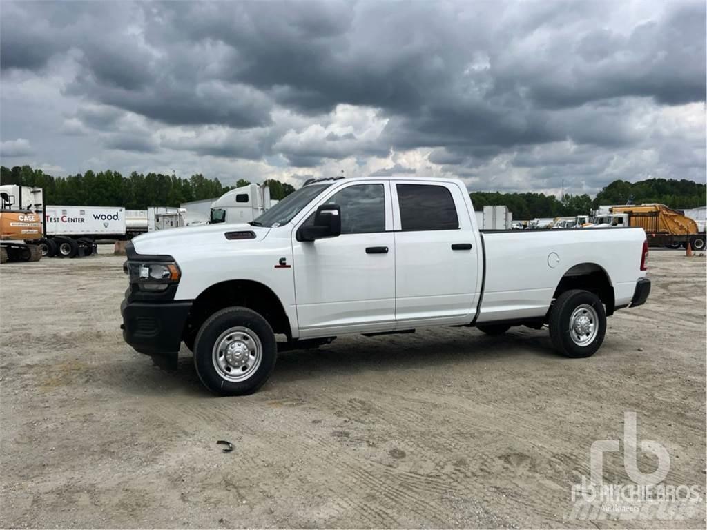 RAM 2500 Kis teherszállító/Platós kocsi