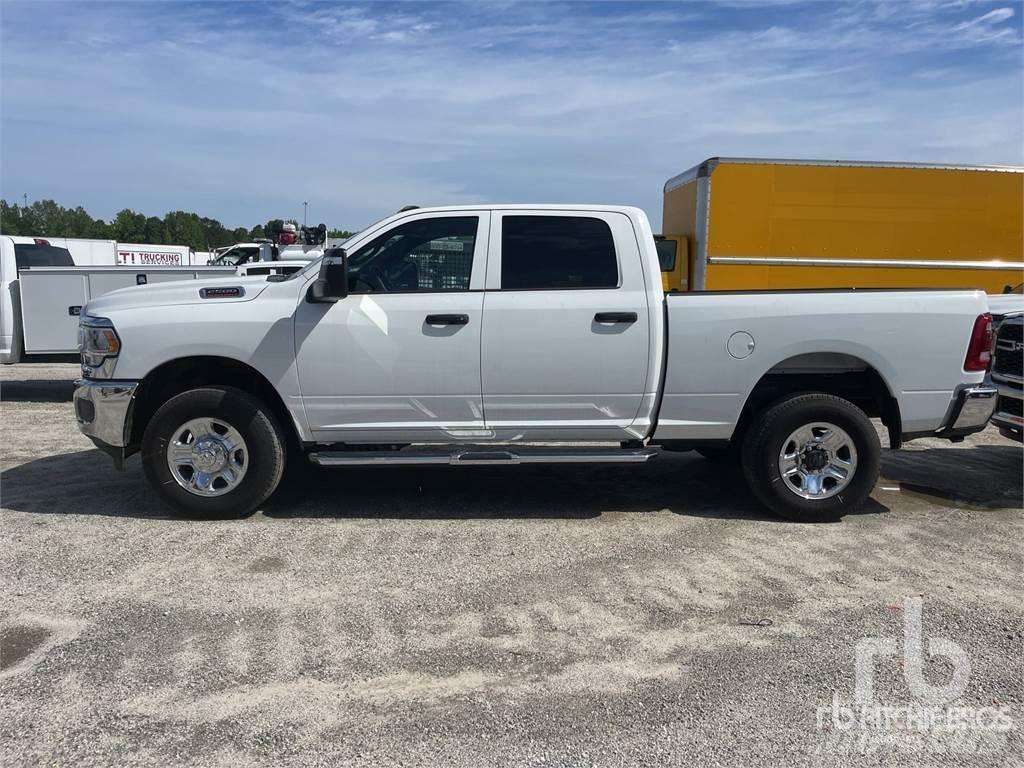 RAM 2500 Kis teherszállító/Platós kocsi