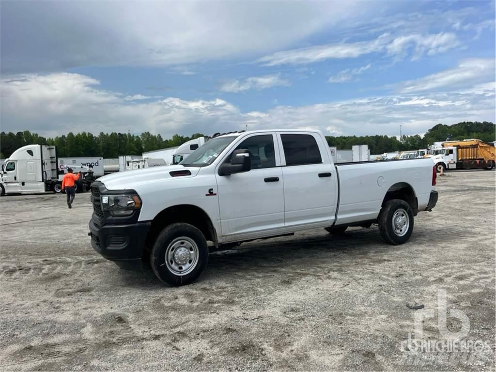 RAM 2500 Kis teherszállító/Platós kocsi