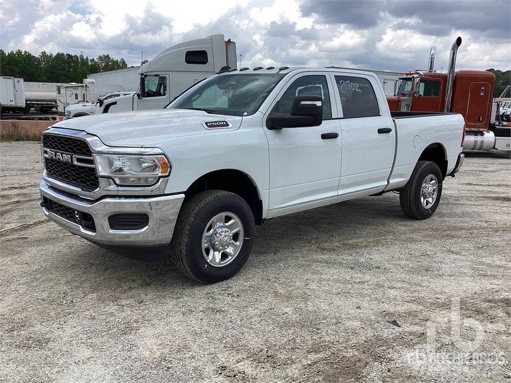 RAM 2500 Kis teherszállító/Platós kocsi
