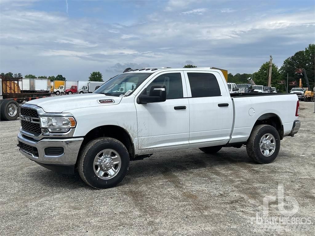 RAM 2500 Kis teherszállító/Platós kocsi