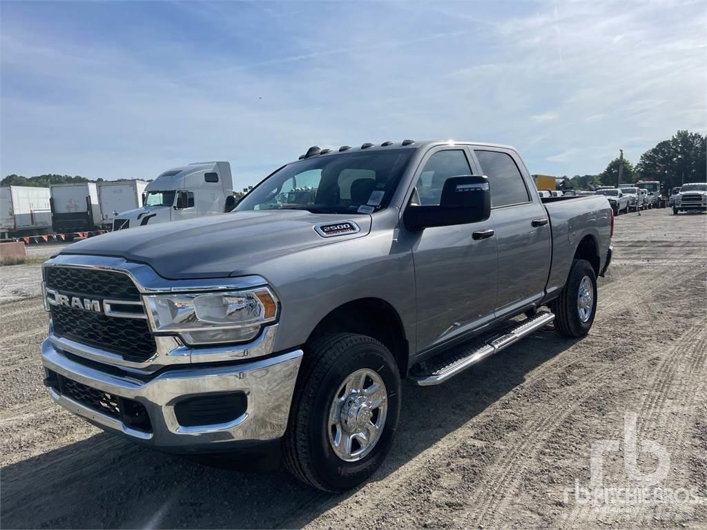 RAM 2500 Kis teherszállító/Platós kocsi