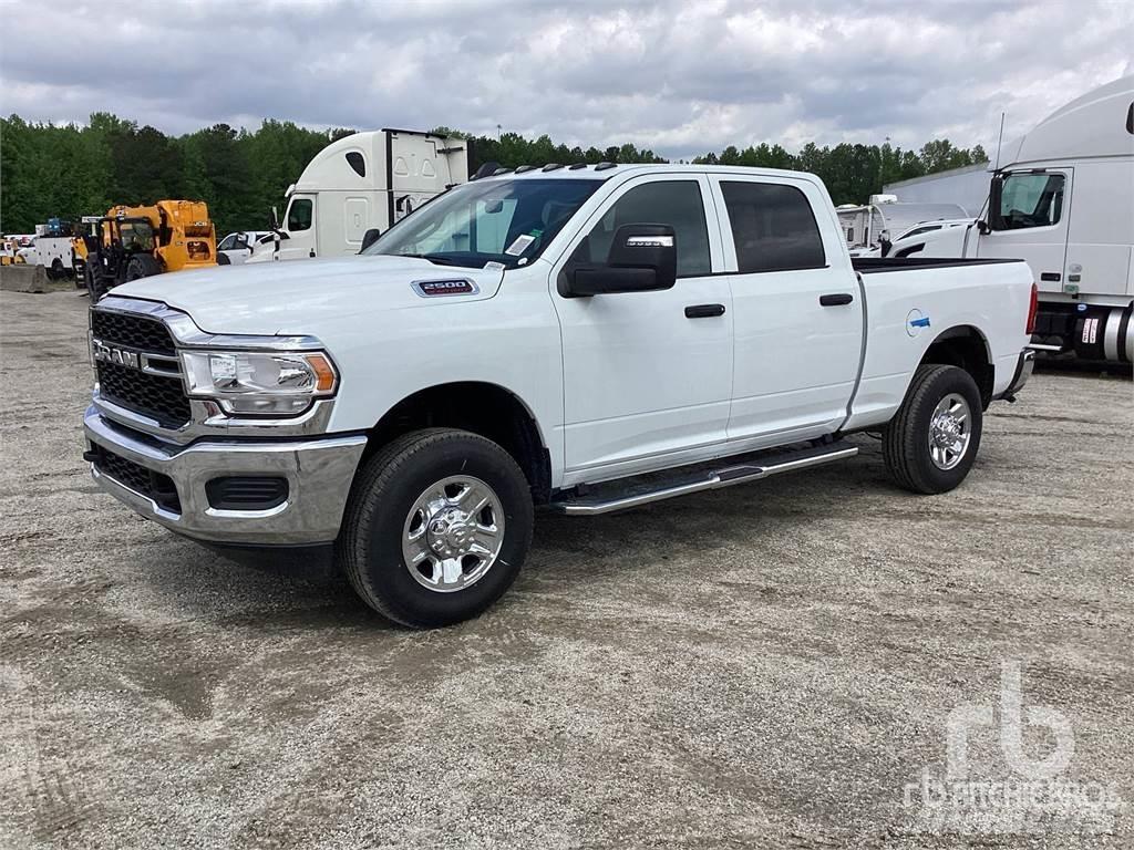 RAM 2500 Kis teherszállító/Platós kocsi
