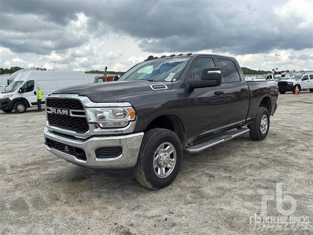 RAM 2500 Kis teherszállító/Platós kocsi