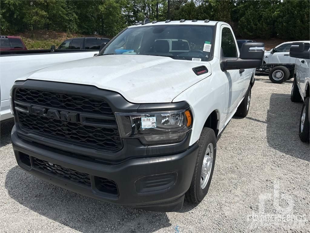 RAM 2500 Kis teherszállító/Platós kocsi