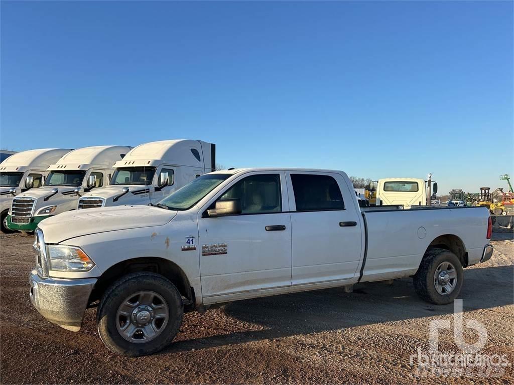 RAM 2500 Kis teherszállító/Platós kocsi