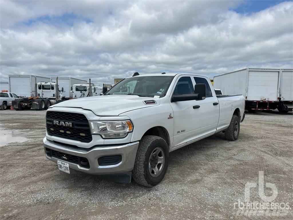 RAM 2500 Kis teherszállító/Platós kocsi