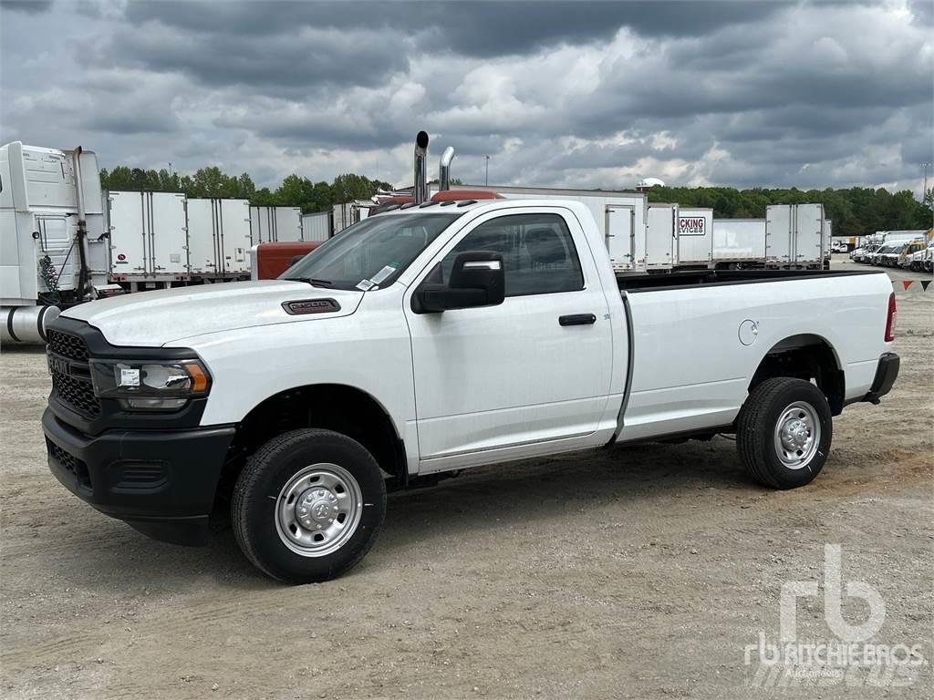 RAM 2500 Kis teherszállító/Platós kocsi