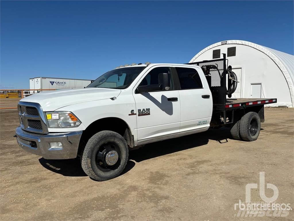 RAM 3500 Platós / Ponyvás teherautók