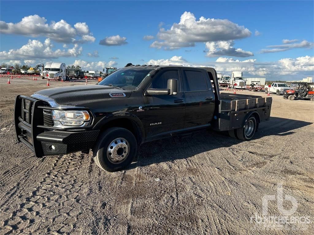 RAM 3500 Platós / Ponyvás teherautók