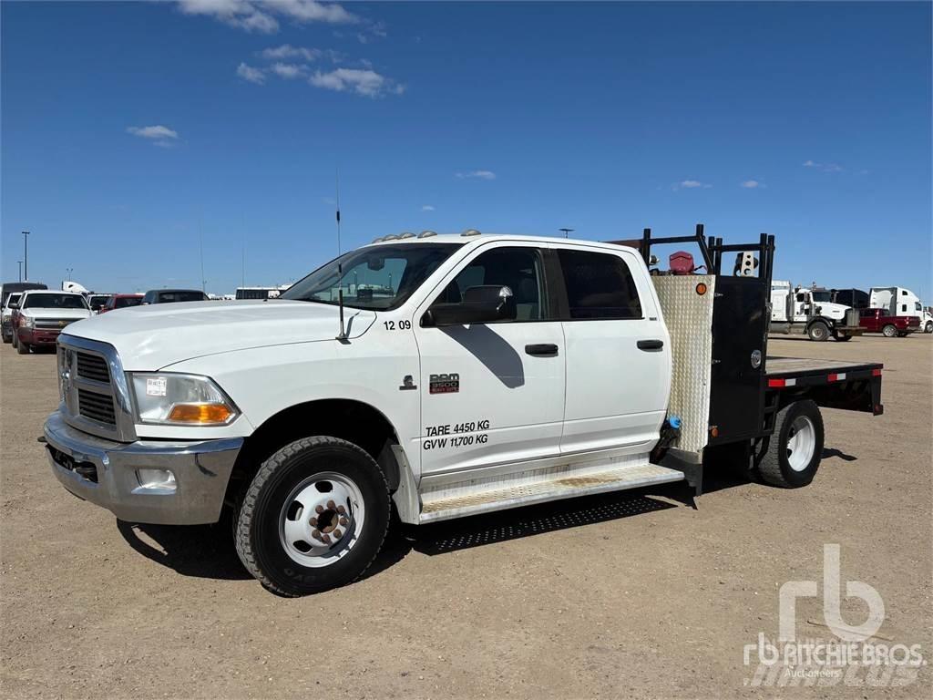 RAM 3500 Platós / Ponyvás teherautók