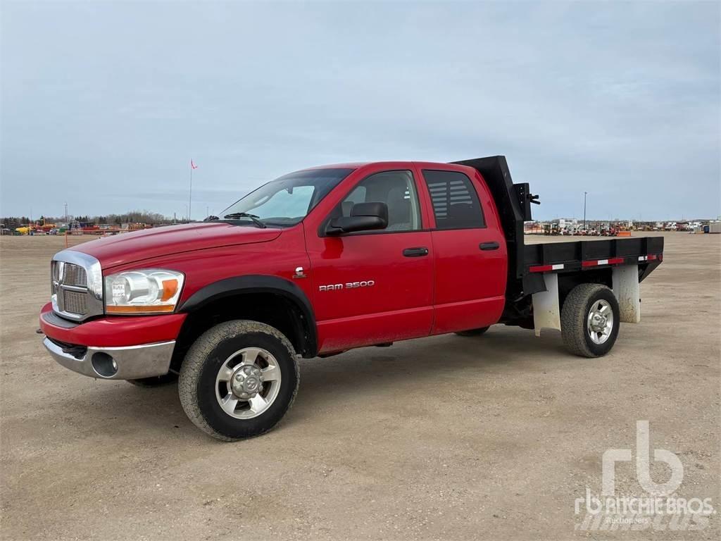 RAM 3500 Platós / Ponyvás teherautók