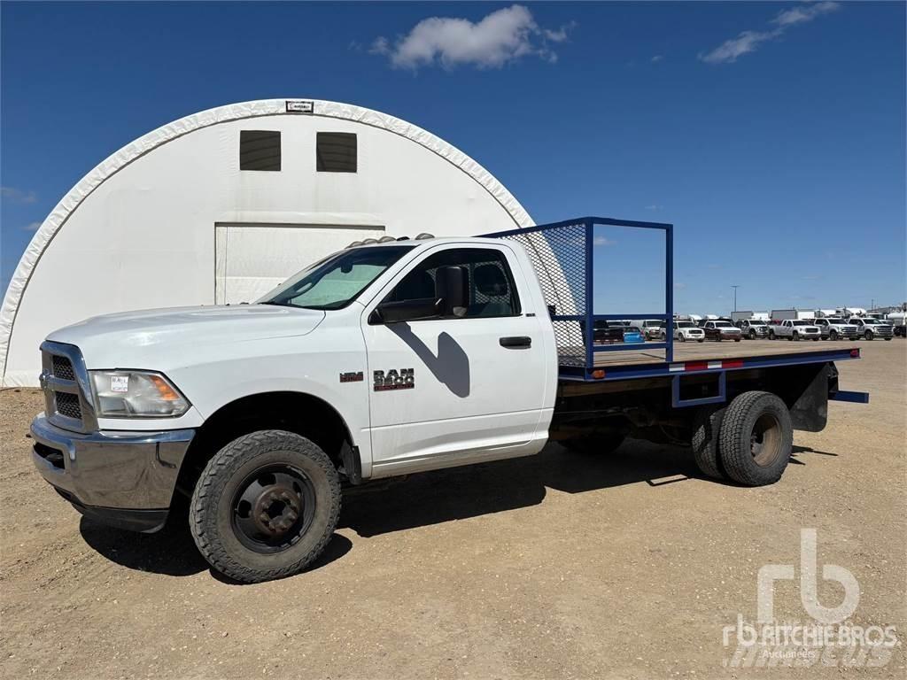 RAM 3500 Platós / Ponyvás teherautók