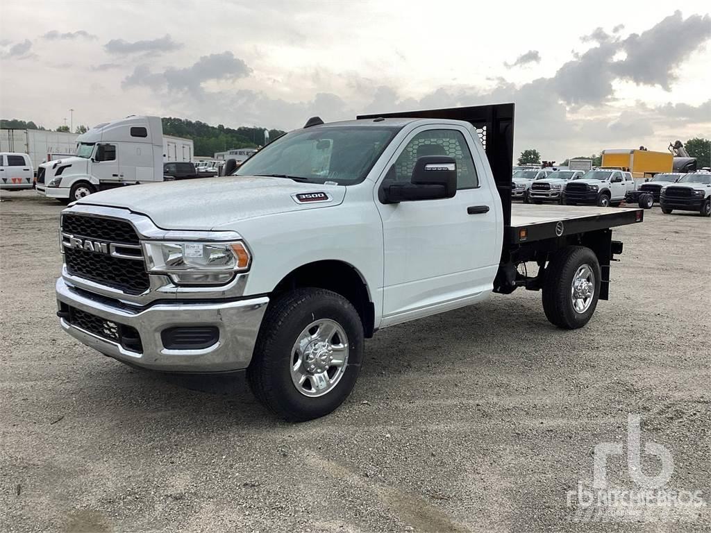RAM 3500 Platós / Ponyvás teherautók