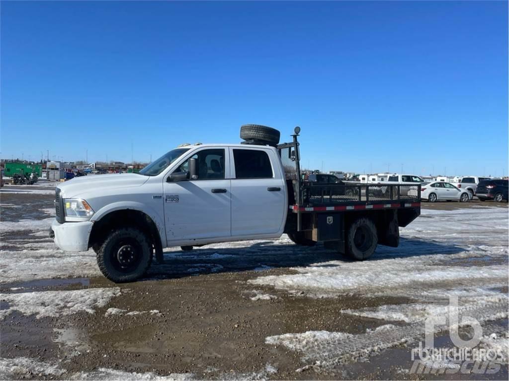 RAM 3500HD Platós / Ponyvás teherautók
