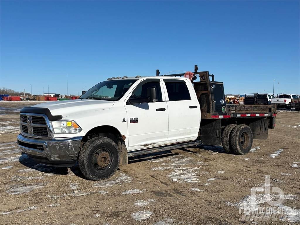 RAM 3500HD Platós / Ponyvás teherautók