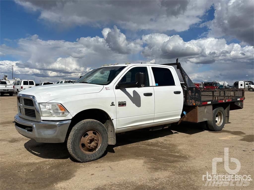 RAM 3500HD Platós / Ponyvás teherautók