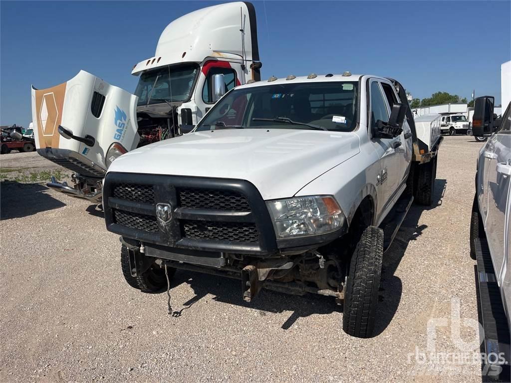 RAM 5500 Platós/Csörlős teherautók