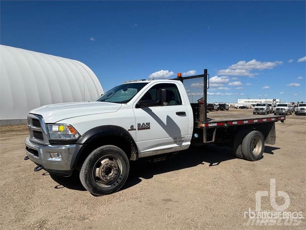 RAM 5500 Platós / Ponyvás teherautók
