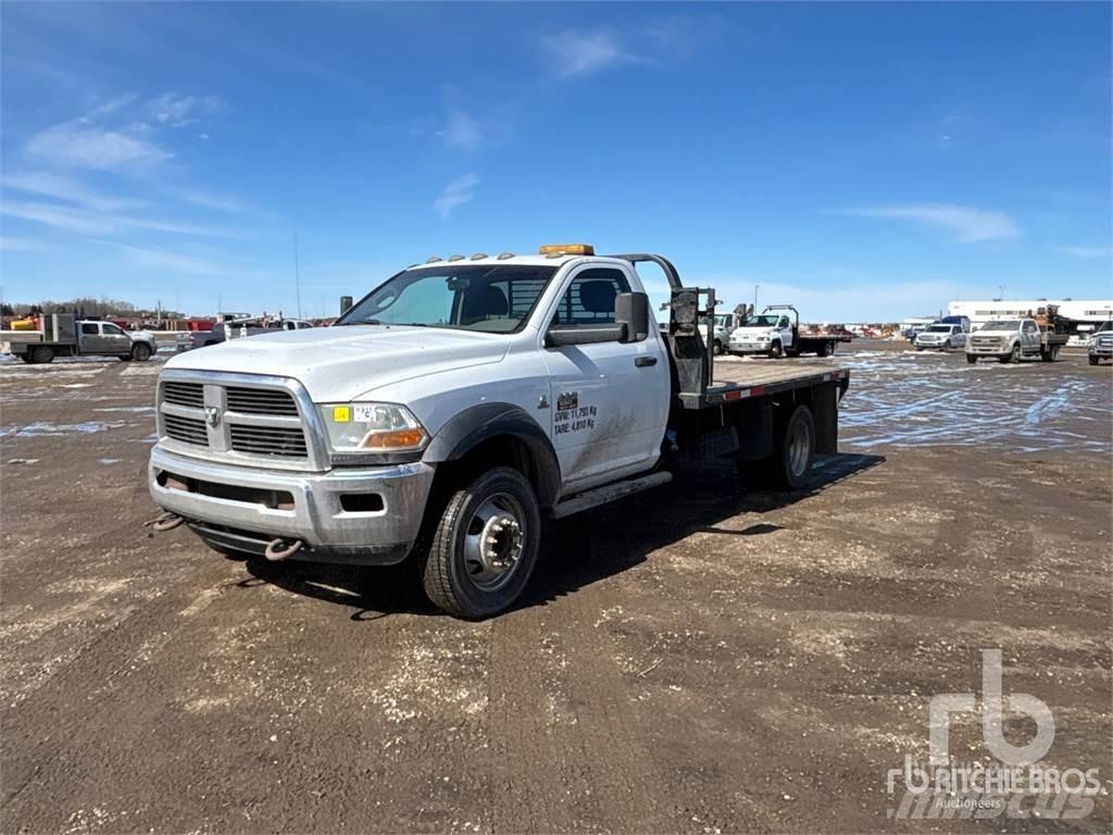 RAM 5500 Platós / Ponyvás teherautók
