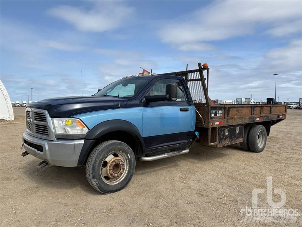 RAM 5500 Platós / Ponyvás teherautók