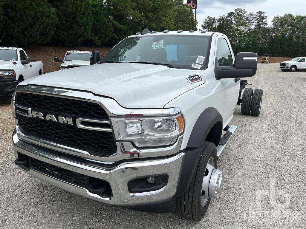 RAM 5500 Fülkés alváz