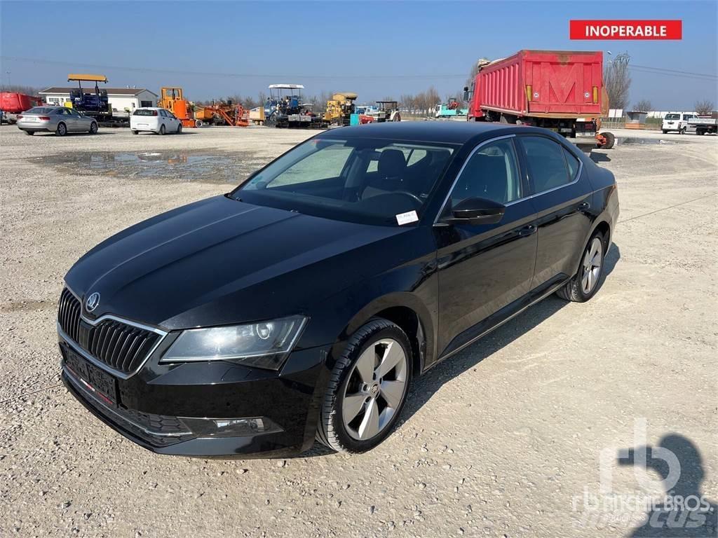Skoda SUPERB Kistehergépjárművek