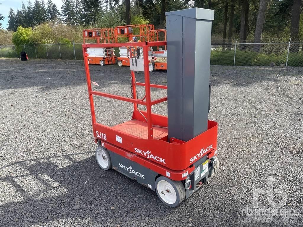 SkyJack SJ16 Ollós emelők
