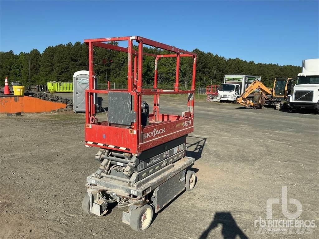 SkyJack SJ3219 Ollós emelők