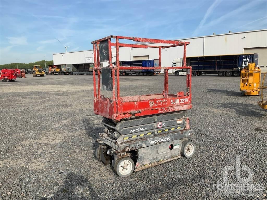 SkyJack SJ3219 Ollós emelők