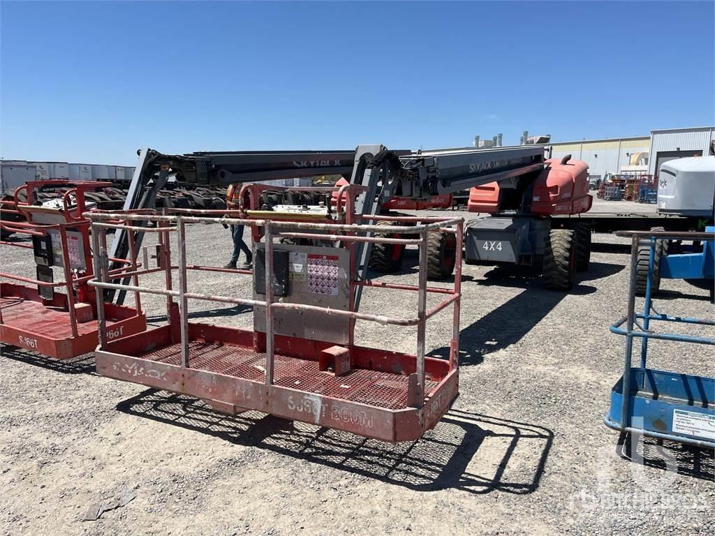 SkyJack SJ66T Karos emelők