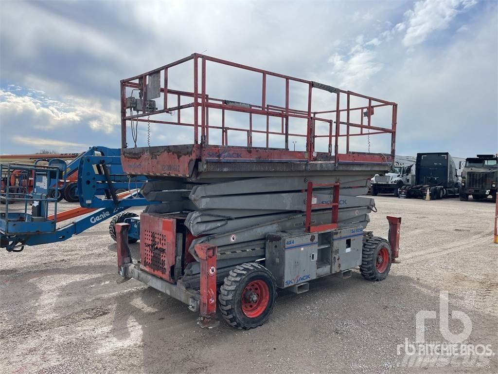 SkyJack SJ9250 Ollós emelők