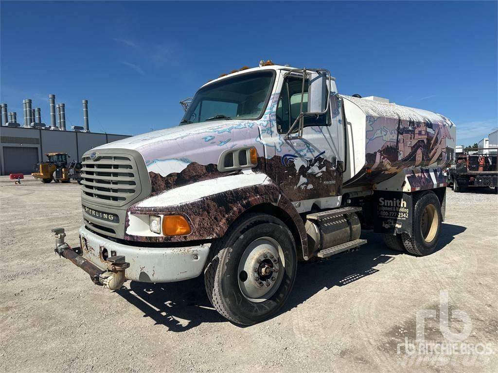 Sterling L8500 Vízszállító teherautók