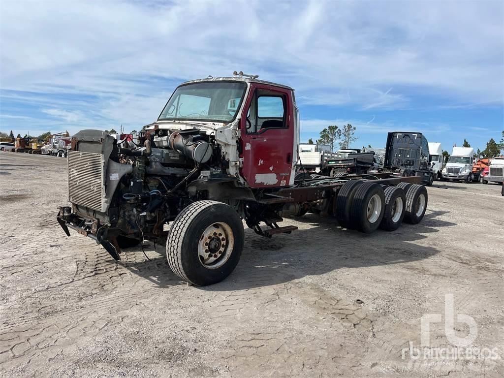 Sterling L9500 Fülkés alváz