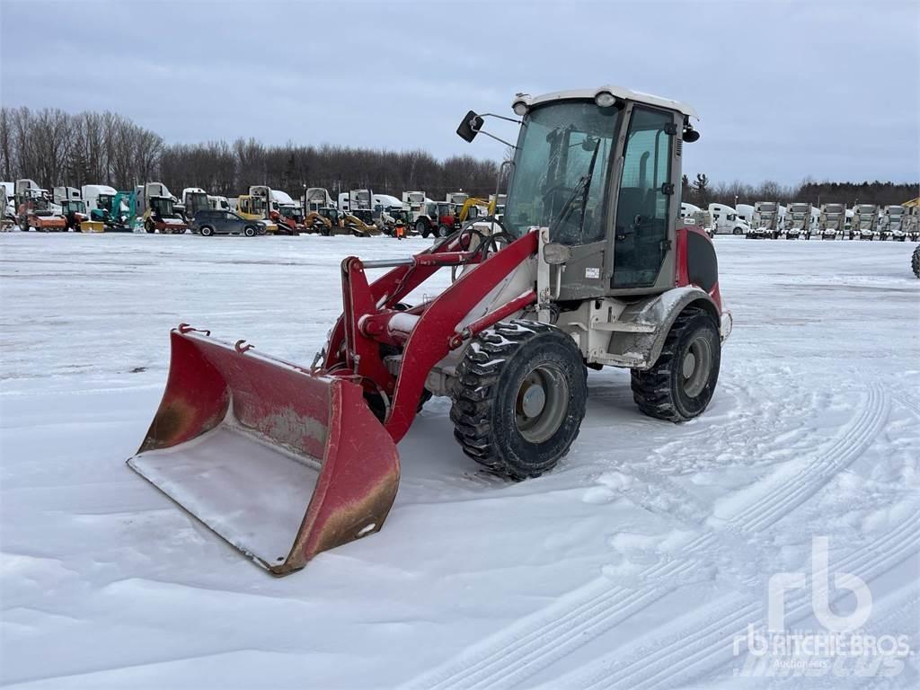 Takeuchi TW65 Gumikerekes homlokrakodók