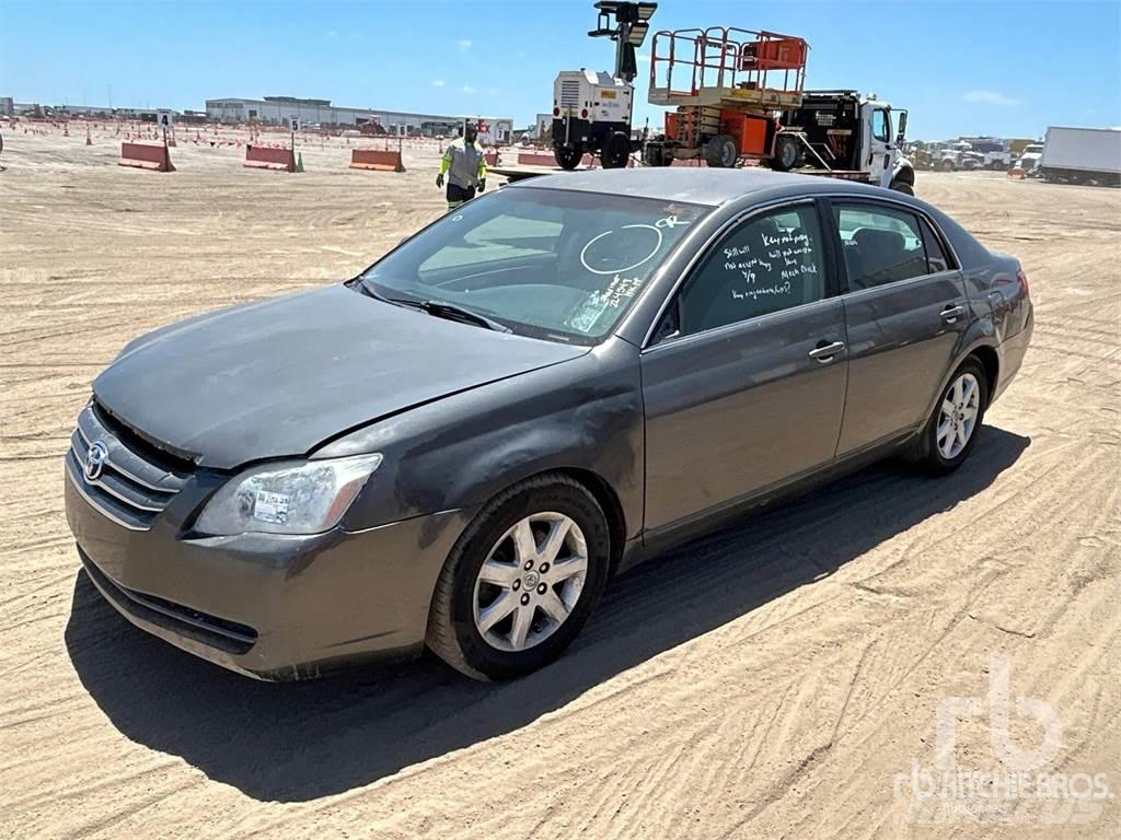 Toyota AVALON Kistehergépjárművek