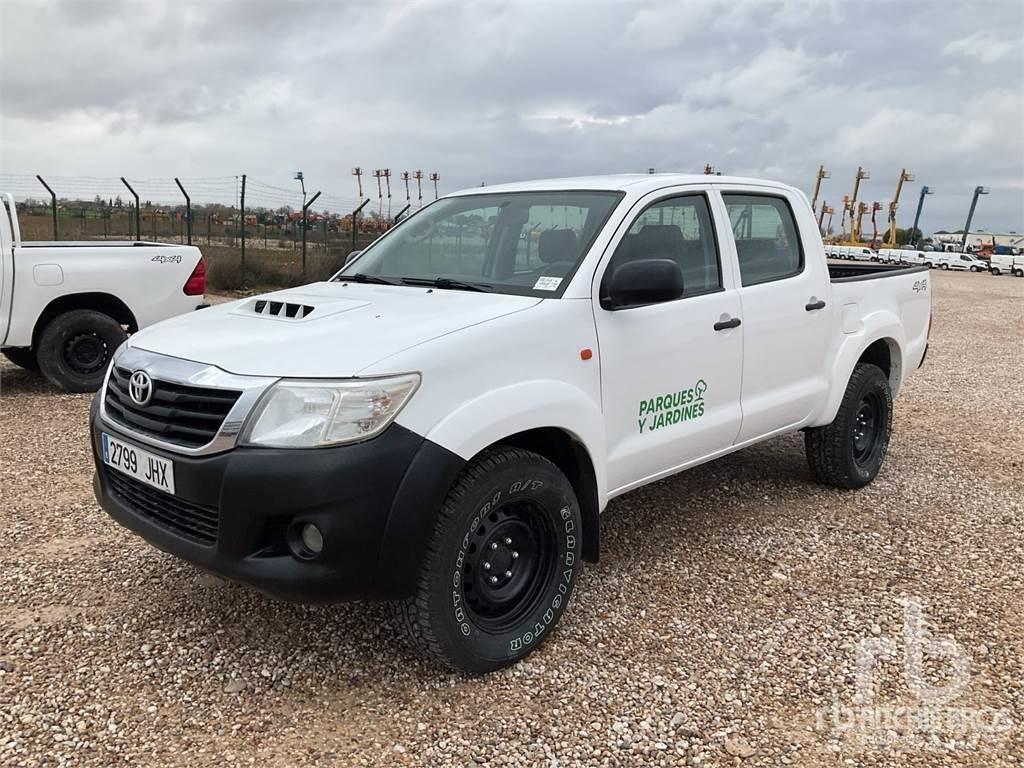 Toyota HILUX Kis teherszállító/Platós kocsi