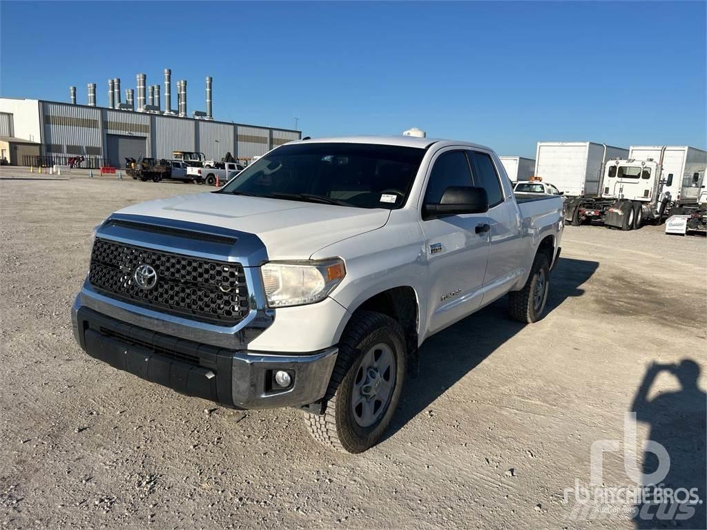 Toyota TUNDRA Kis teherszállító/Platós kocsi