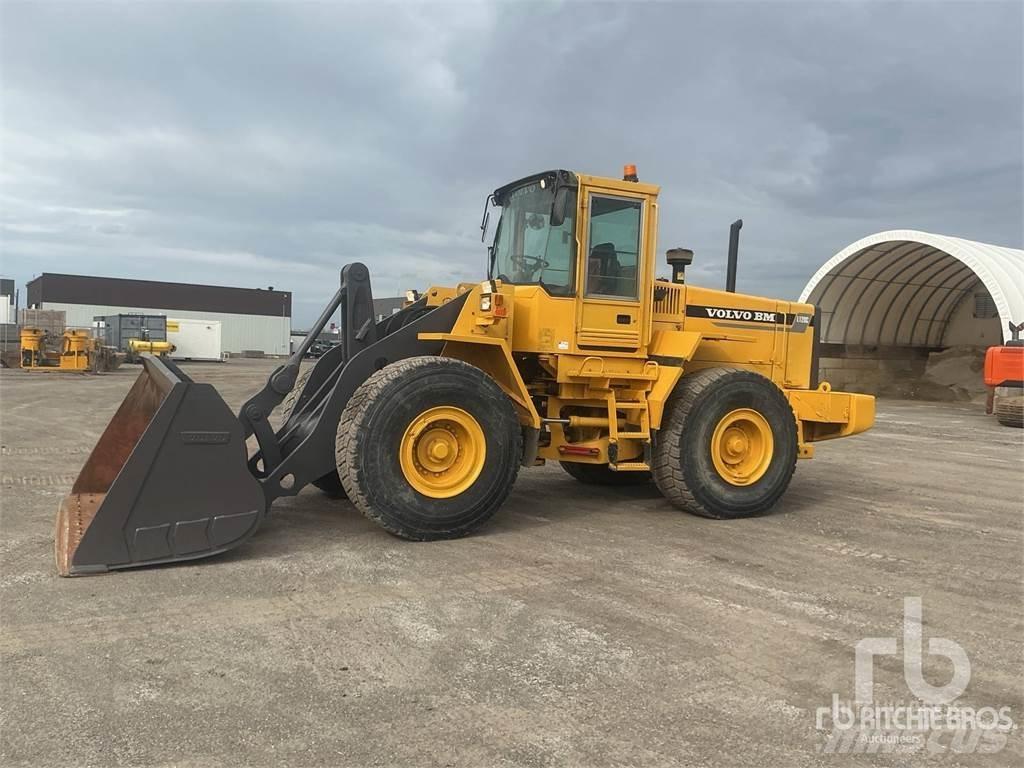 Volvo L120C Gumikerekes homlokrakodók