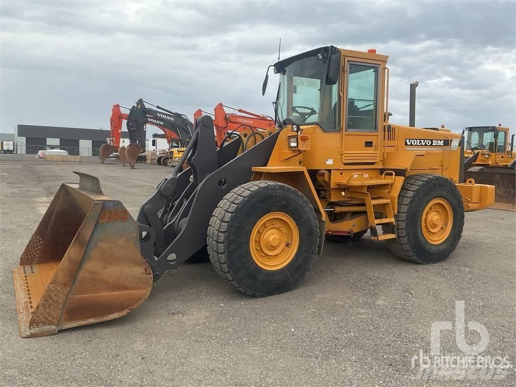 Volvo L90C Gumikerekes homlokrakodók