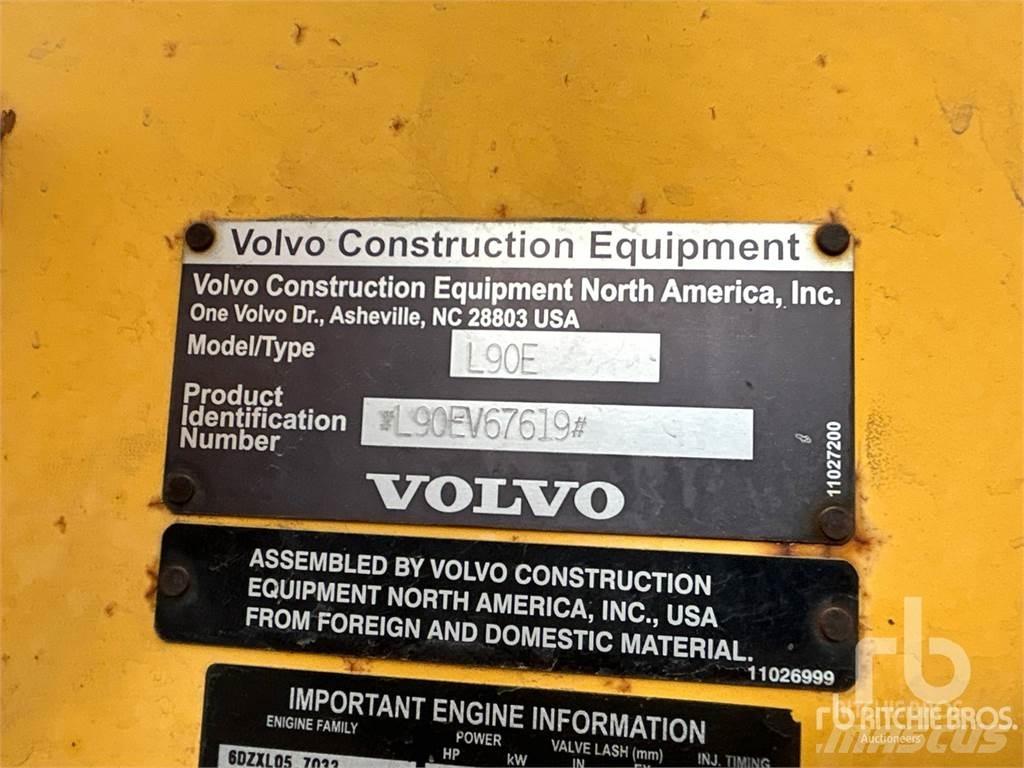 Volvo L90E Gumikerekes homlokrakodók